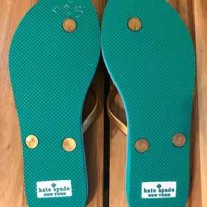 Kate spade New York flip flops size 5/6